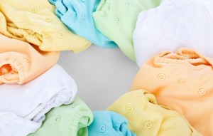 vêtements de différents coloris offerts par la famille